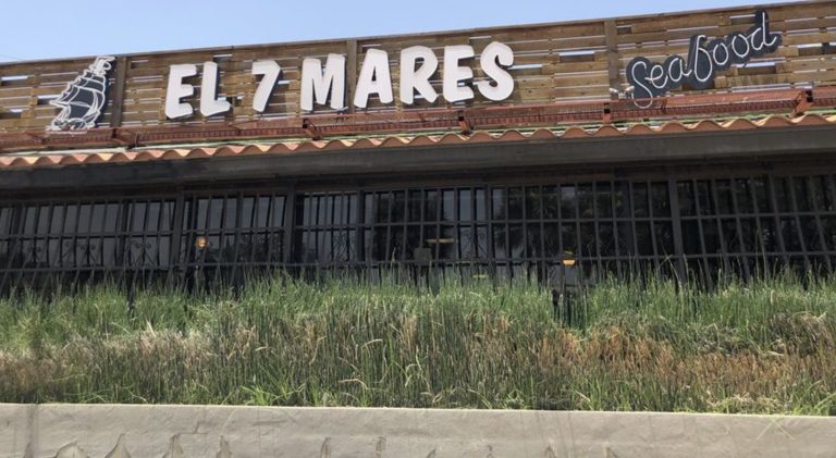 El Siete Mares Bids Farewell After 30 Years