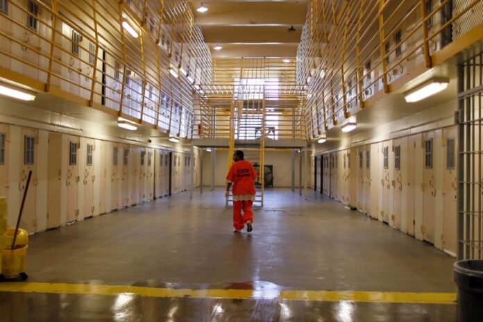 Texas Prisons won’t install AC