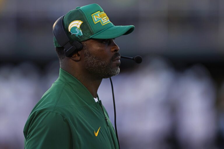 Michael Vick Gets First Win as Norfolk State Head Coach