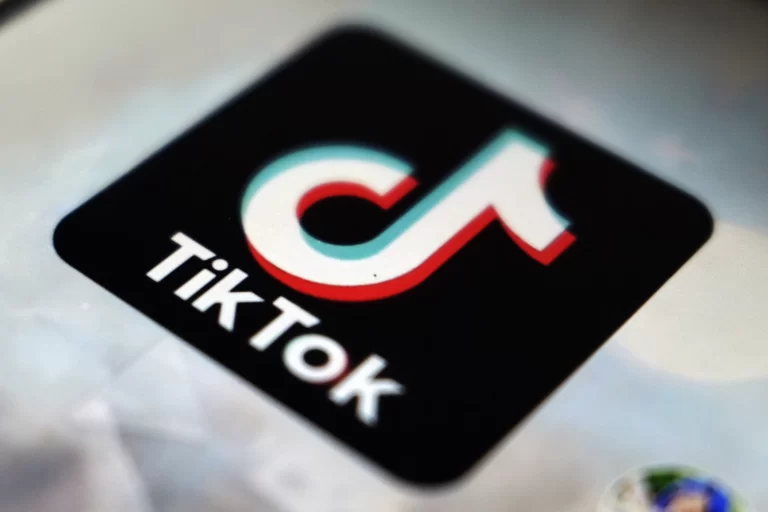 Trump Signs Executive Order Backing TikTok US Ownership Deal