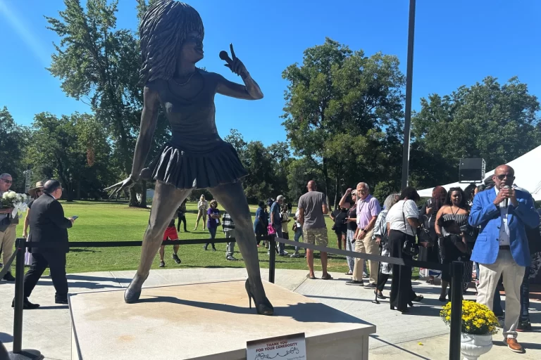 Statue of Rock ’n’ Roll Queen Tina Turner Unveiled in Tennessee
