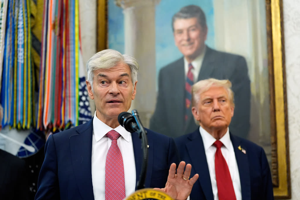 Mehmet Oz, Administrator for the Centers for Medicare & Medicaid Services speaks in the Oval Office of the White House. (Alex Brandon/AP)