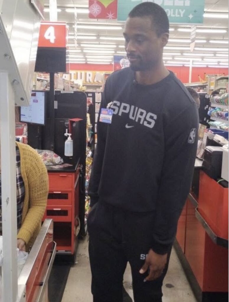 Harrison Barnes at H-E-B off E. Houston and New Braunfels, November 19, 2025. PHOTO: Sonia Cavanaugh
