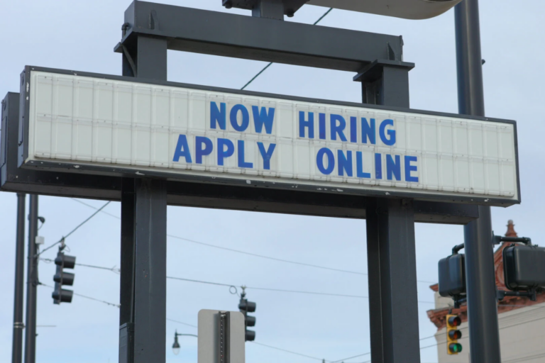 Sluggish hiring job market reflected in U.S. hiring sign as unemployment falls to 4.4%