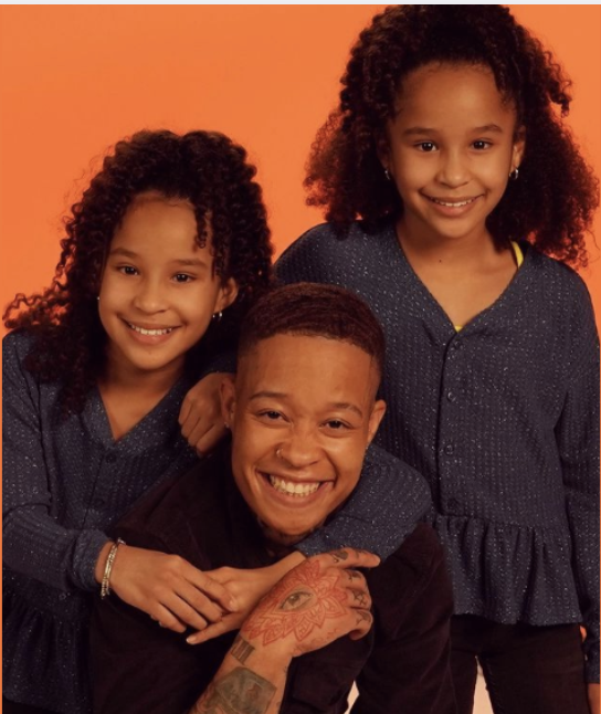 Andrea “Dre” Hollingsworth and her two twin daughters (Photo: Instagram)