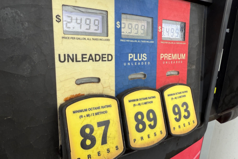 Oil’s Jump Past $60 Pushes National Average to Largest Weekly Rise Since Summer