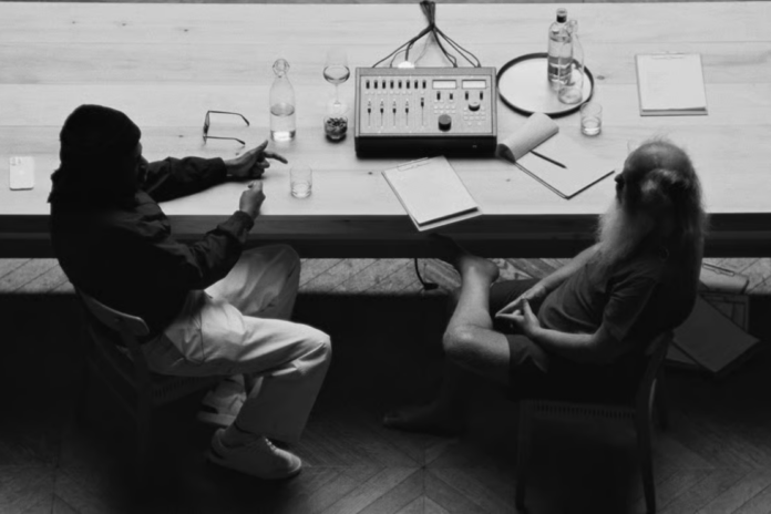 JAŸ-Z & Rick Rubin in upcoming eight-part HBO documentary series titled “JAŸ-Z in 8.” (Photo: Courtesy HBO)