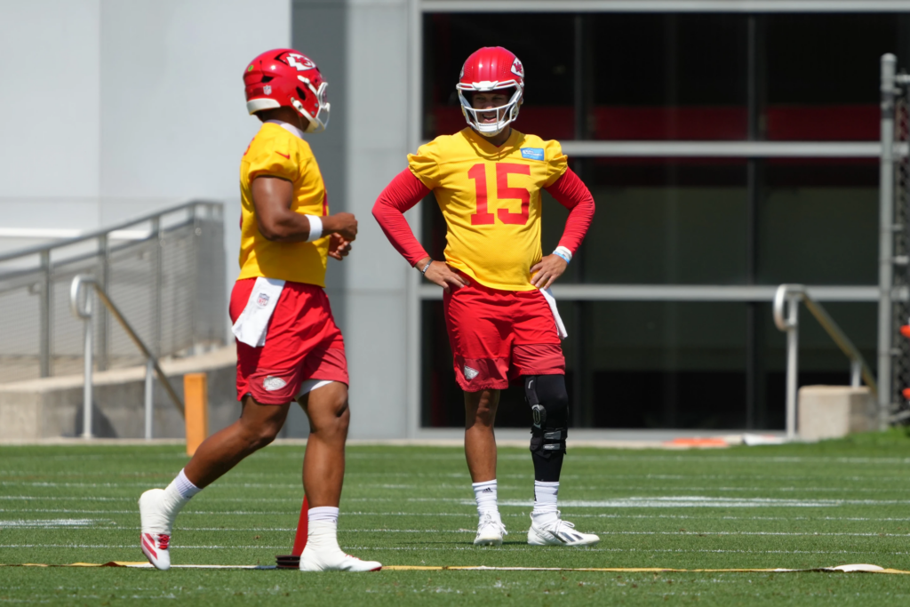 Kansas City Chiefs quarterback Patrick Mahomes (15) watches drills during the
NFL football team's practice Tuesday, June 9, 2026, in Kansas City, Mo. (AP Photo/Ed Zurga)