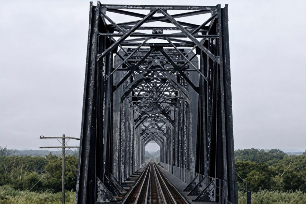 In the early 1900s, the Galveston, Harrisburg and San Antonio Railroad sought permission to extend its mainline across the East Side. To maintain access to downtown, the city required a bridge over the tracks, and the railroad relocated an existing bridge from Uvalde to San Antonio to reduce costs. Photo: City of San Antonio
