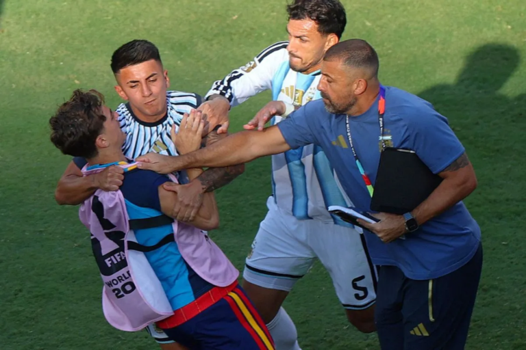A brief brawl erupted at the final whistle of the World Cup final after Spain's 1-0 victory over Argentina, sparked by Argentina's Leandro Paredes shoving Spain's Gavi, leading to intervention from Argentina coach Lionel Scaloni.